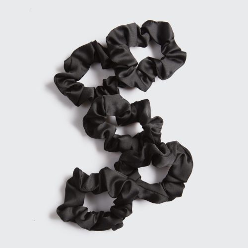 1627 Sleep satin scrunchie black 2 1280x1280px