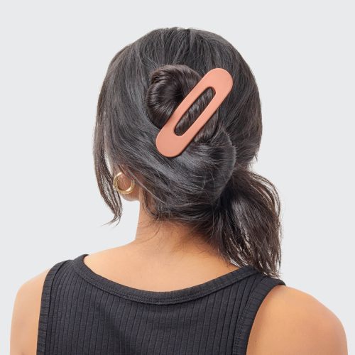 60725 Vday RecycledPlasticMatte FlatLayClawClip Flat 3pc Model Hair 1280x1280px