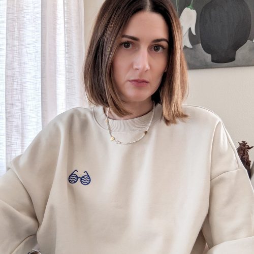 CreamSweatshirt4