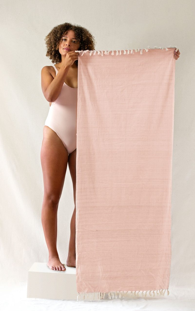 Towel Standing Pink WEB