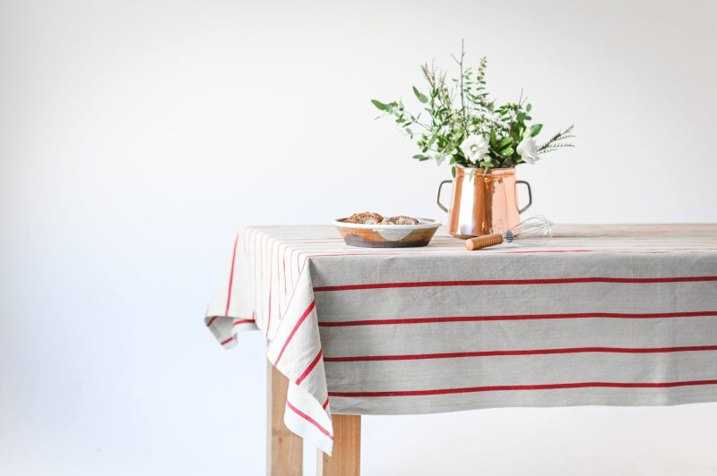 galley fen red stripe linen tablecloth 742411