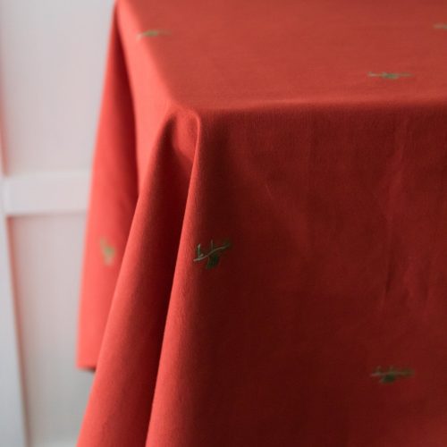 galley fen rust red and green fleur tablecloth 391045