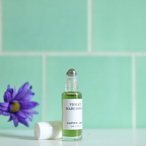 violet narcissus aroma product photography